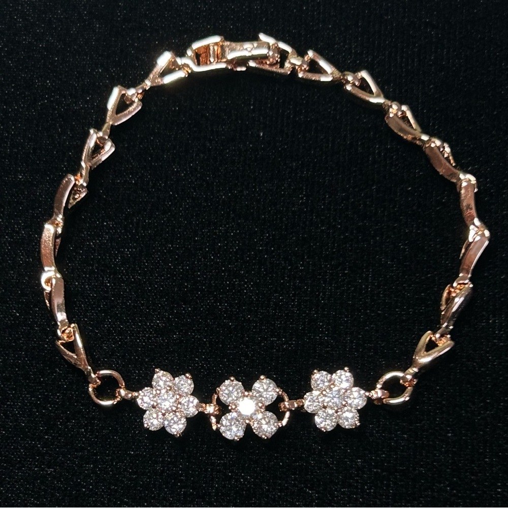 NWOT rose gold dainty bracelet 6" inches cubic zirconia flowers costume jewelry